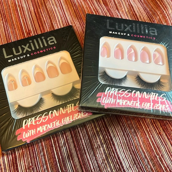 COPY - NIB two sets of magnetic, reusable eyelashes and reusable press on nails - Picture 1 of 2